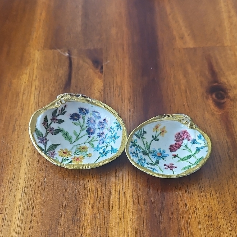 Floral Decopaged Clam Shell Trinket Dish - Gold Rim. Qty 2